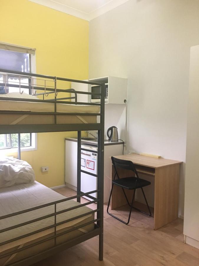 Five 2 Home Backpacker Brisbane Exterior photo